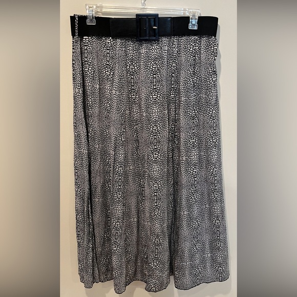 Style & Co long skirt with belt - Picture 3 of 12